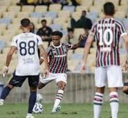 Fluminense vence Aparecidense com gol no final, mas deixa torcida inquieta