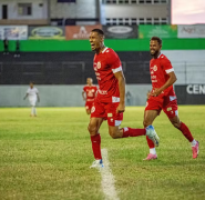 Estreia de Salatiel ilumina a vitória do América após superar revés de saúde