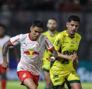 Isidro Pitta garante vitória tardia e Bragantino cola no líder no Brasileirão