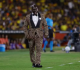 Técnico do Barcelona de Guayaquil causa sensação com visual marcante na Libertadores
