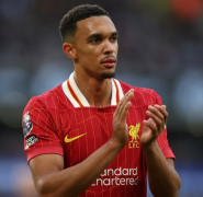 A caminho do Real Madrid, Alexander-Arnold anuncia saída do Liverpool