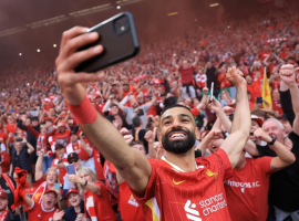 Anfield em erupção: a celebração sísmica do título do Liverpool