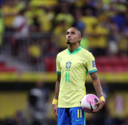 A saga de Raphinha: quase troca Azzurra pelo Canarinho; entenda