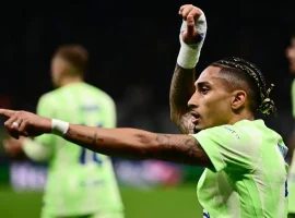 Reação de Raphinha após eliminação do Barcelona na Champions repercute
