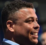Ronaldo é flagrado saindo bêbado de boate na Espanha