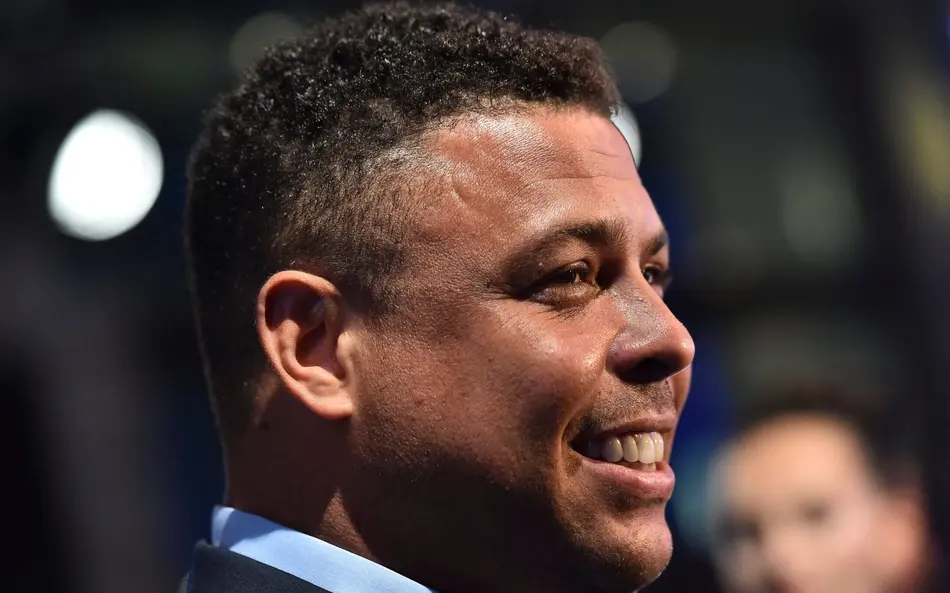 Ronaldo é flagrado saindo bêbado de boate na Espanha