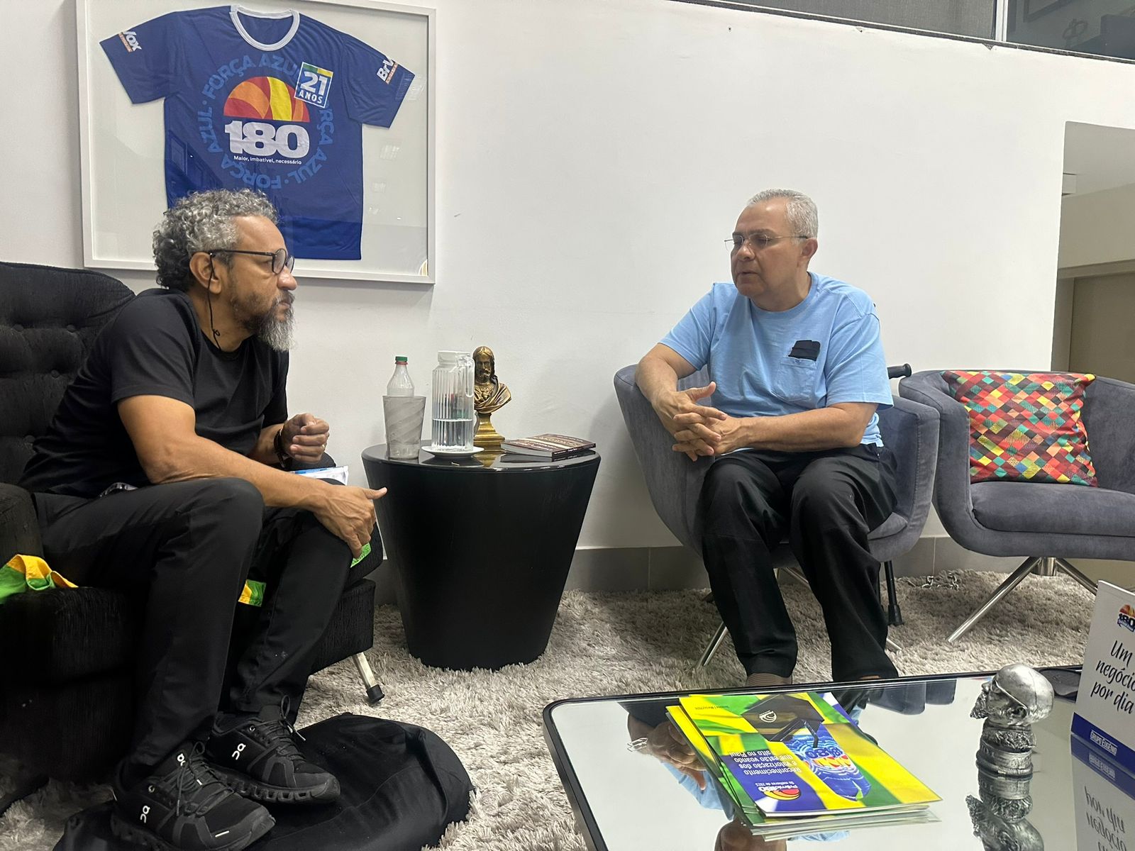 Helder Eugênio recebe o escritor, jornalista e radialista Toni Rodrigues